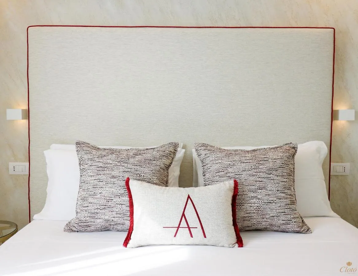 Double A Luxury Room Olbia 2*,