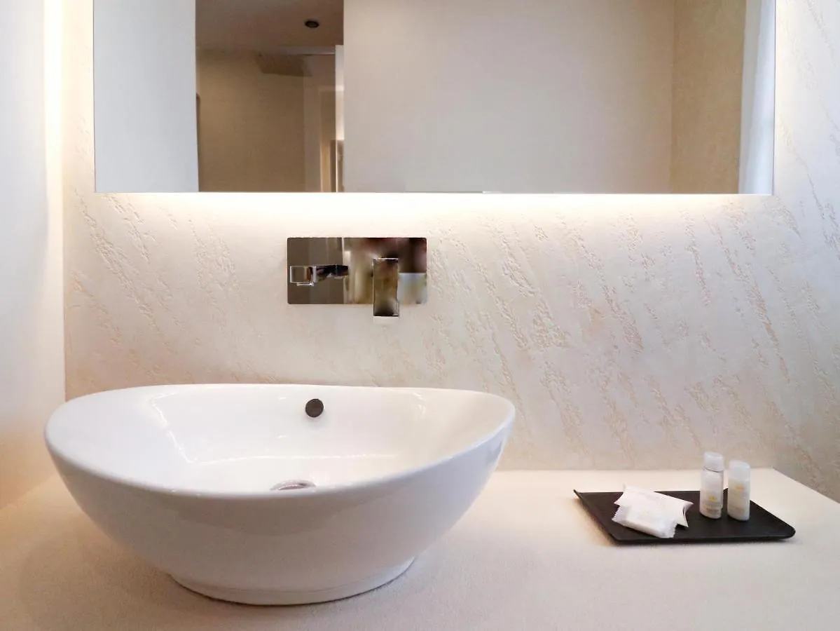 Double A Luxury Room Olbia 2*,